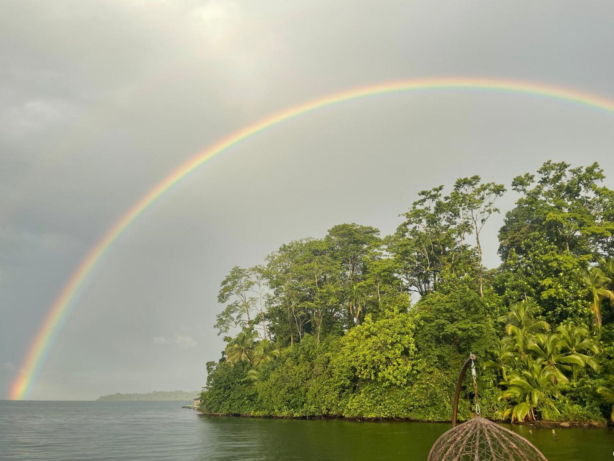 Hotel Ponci'S Gate To Gaia Holistic Center Bocas del Toro Exterior foto